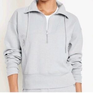 Old Navy Half-Zip Dynamic Fleece Sweatshirt